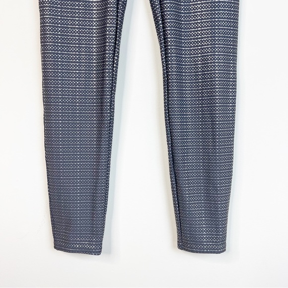 Spanx Booty Boost Active Leggings Metallic Gray Size Large - Picture 9 of 12